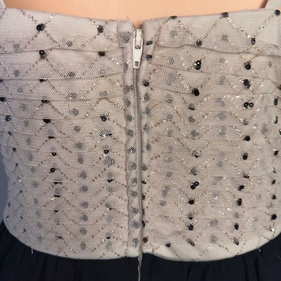 Ladies’s Dress - Picture 16 of 16